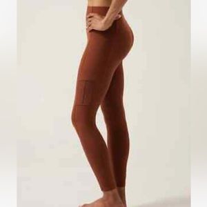 Athleta Salutation Cargo 7/8 Tight Size M